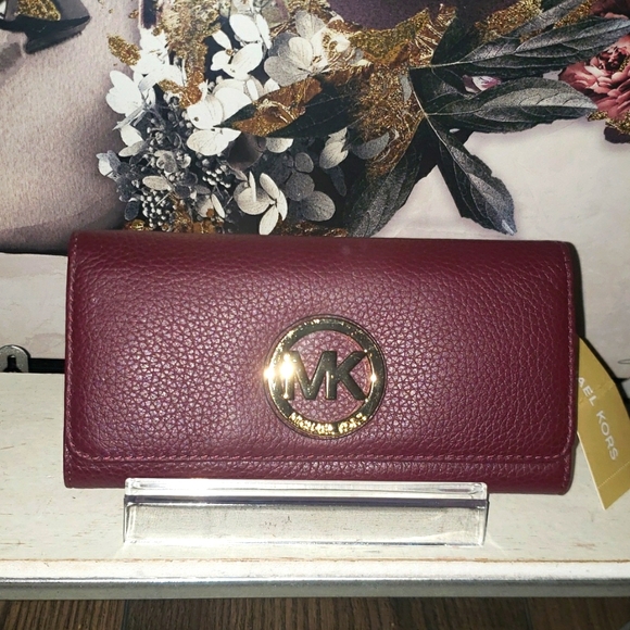 Michael Kors Handbags - Michael Kors Fulton Continental Wallet